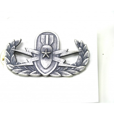 U.S. pyrotechnik qualification explosive ordinance disposal senior