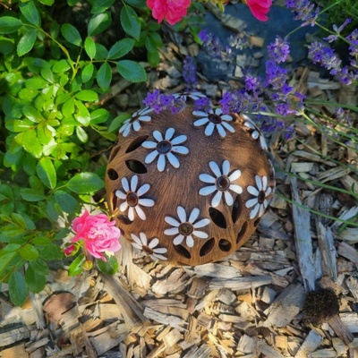 Keramická koule na svíčku s kopretinou 30 cm Motiv: tmavá – Zbozi.Blesk.cz