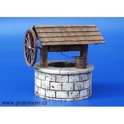 Plus Model Well with well winch 1:35