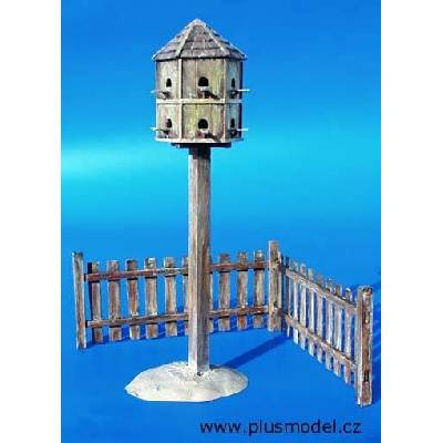 Plus Model Pigeonry 1:35