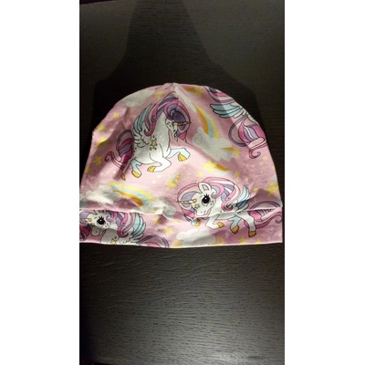 čepička s jednorožcem