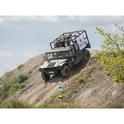 Divoký Hummer 2 v 1