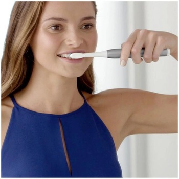 Image 1 of Oral-B Pulsonic Slim Luxe 4000 platinum