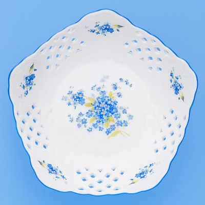 Český porcelán Dubí Mísa pětihranná prolamovaná pomněnky 19 cm