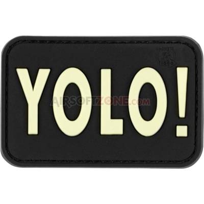 Gumová nášivka Jackets to Go nápis YOLO - čierna
