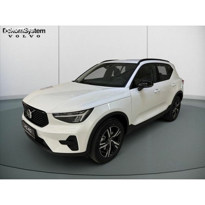 Volvo XC40 Plus Dark B4 120 kW