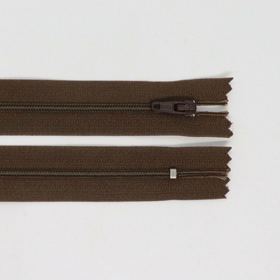 Spirálový zip, šíře 3 mm, délka 40 cm, hnědá