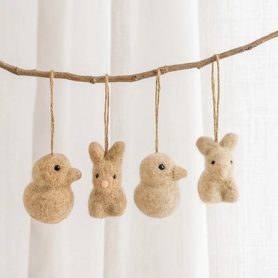 Wikholm Form Závěsná figurka zajíček a kuřátko sada Hnědá