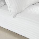 Catherine Lansfield Бял еластичен чаршаф от дамаск 150x200 cm Satin Stripe - Catherine Lansfield (BD/36570/W/KFD/WH)