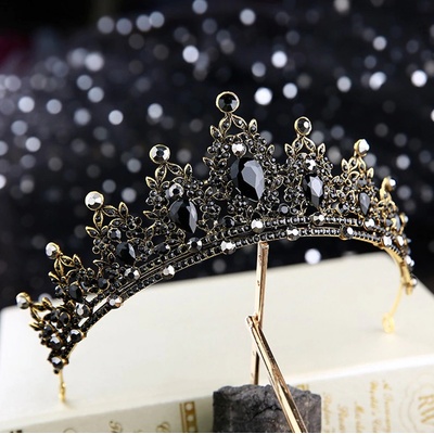 Naishide Jewelry korunka Black Queen zlatavá