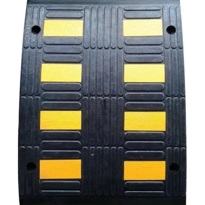 Zpomalovací práh, retardér s reflexními pruhy LP650, průběžný díl – 500×650×55 mm, černo-žlutá
