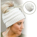 Čepice s otvorem pro culík bílá