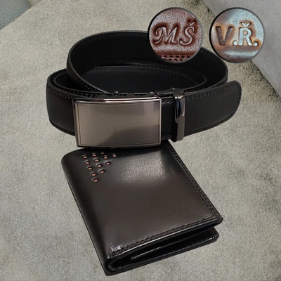 Personalizovaný pánský kožený set peněženka a opasek s vlastním monogramem