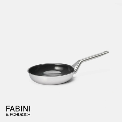 Pánev FABINI & Pohlreich 2.0, ø 20 cm - Nepřilnavá nerezová beznýtová pánev z vícevrstvé nerezové oceli bez poklice