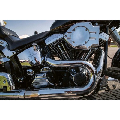 Dimex MS-5-2803 Vliesová fototapeta Lesklý detail motocyklu rozměry 375 x 250 cm