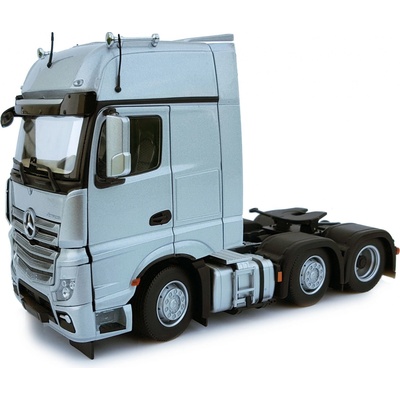 MarGe Models Mercedes-Benz Actros 6x2 Gigaspace stříbrná 1:32