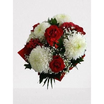 БУКЕТ ОТ ЧЕРВЕНИ РОЗИ И БЕЛИ ЕДРИ ХРИЗАНТЕМИ