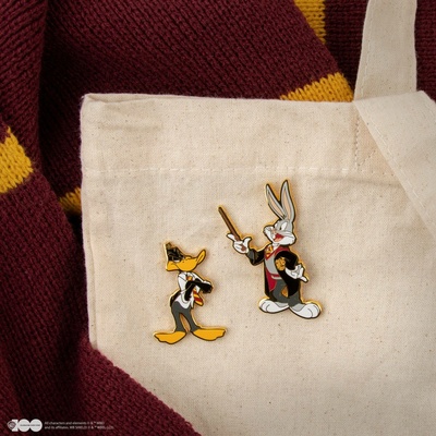 Cinereplicas Sada 2 odznaků Bugs Bunny a Daffy v Bradavicích Looney Tunes