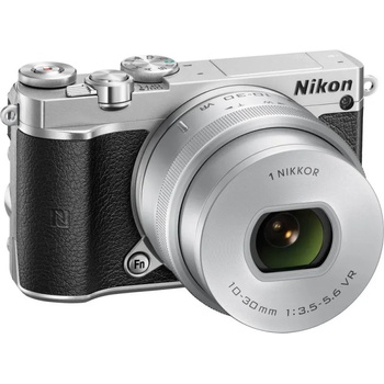Nikon 1 J5 + 10-30mm PD-Zoom
