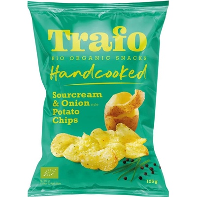 TRAFO Bio Kotlíkové brambůrky se zakysanou smetanou a cibulí lahodná klasika krémové cibulkové příchutě 125 g