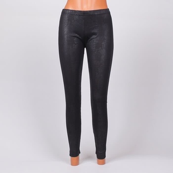 Дълъг черен клин имитиращ змийска кожа