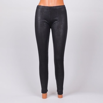 Дълъг черен клин имитиращ змийска кожа