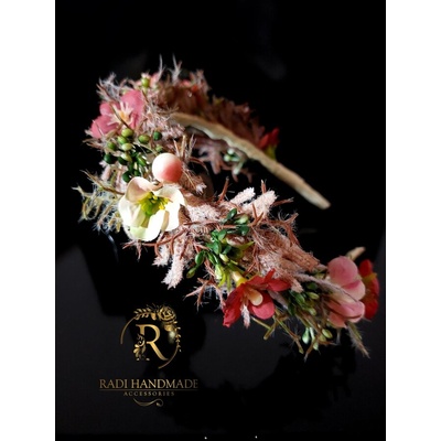 Radi handmade Дизайнерска диадема с червени цветя и розови хортензии (794)