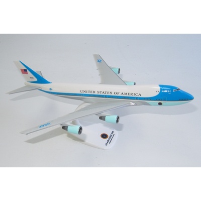Air Force One Boeing 747 2G4B USAF VC 25A Snap Fit 1:250