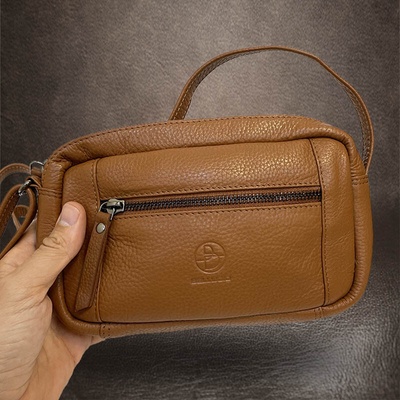 Kožená crossbody dámská kabelka v hnědém odstínu