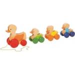 Goki - Дървена играчка за дърпане - Семейство патета (54988)