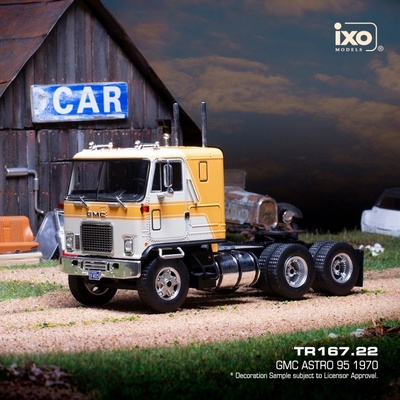 IXO GMC Astro 95 1970 Béžová 1:43