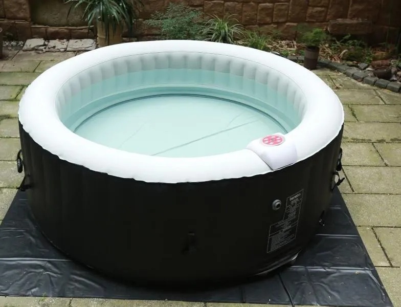 Beneo BeneoSpa 4P (SPA_4P_BLACK_WHITE)