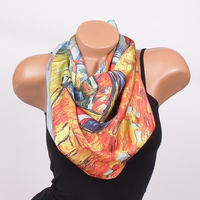 Дамско копринено фишу с шарен десен