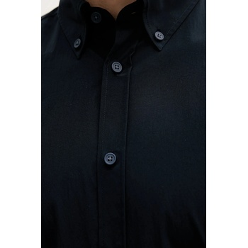 HUGO BOSS Риза boss в тъмносиньо със стандартна кройка с яка с копче 50539917 (50539917)