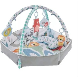 Man Yuk Toys 2 в 1 мечо игрално килимче с възглавничка за корем - 102 x 110 cm (6557)