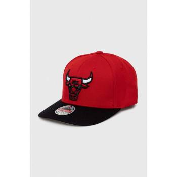 Mitchell&Ness Шапка с козирка с вълна Mitchell&Ness Chicago Bulls в червено с апликация (HHSS3265.CBUYYPPPRDB)