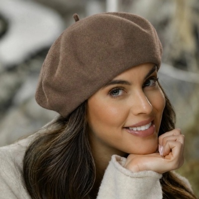 TONAK Hnědý vlněný baret FLORA 100% vlna WOOLMARK