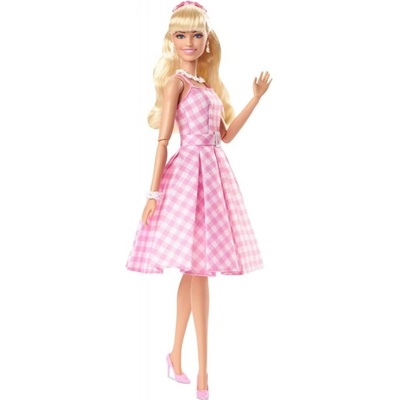 Barbie filmová Margot Robbie v ružových šatách