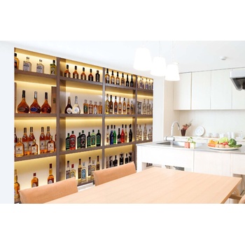 DIMEX ART Самозалепваща се флизелинова фототапета бутилки с алкохол 375 x 250 см