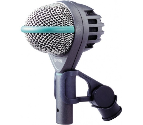 AKG D 112