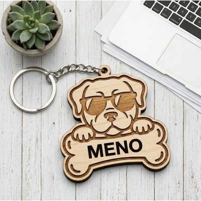 Prívesok na kľúče Karls DESIGN Drevená pes s menom Rottweiler