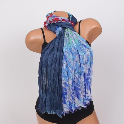 Дамски шал в два нюанса синьо с цветя