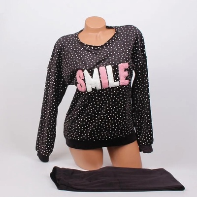 Дамска плюшена пижама в черно с надпис и точки