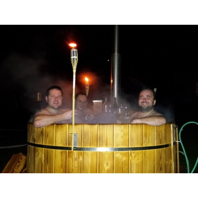 Mobilní párty sud s vířivkou a alkoholem