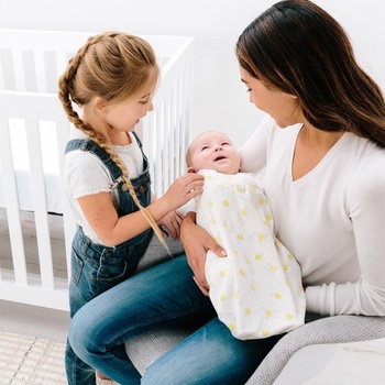 Ergobaby Detská zavinovačka ORIGINAL Bee Happy