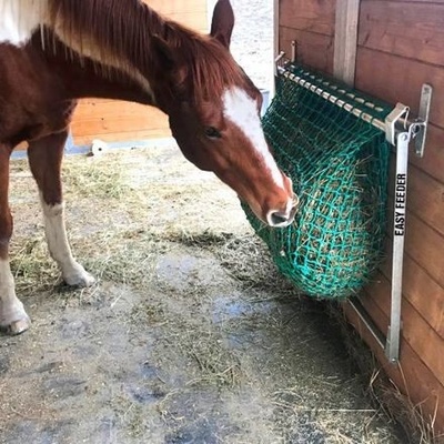 EASY FEEDER Nástěnné síťové jesle na seno – Zboží Dáma