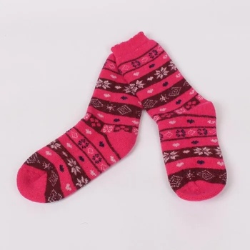 Image 1 of Дамски вълнени чорапи в наситено розово с коледен десен
