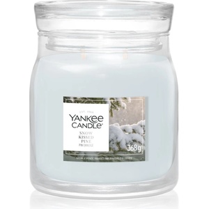 Yankee Candle Snow Kissed Pine ароматна свещ 368 гр