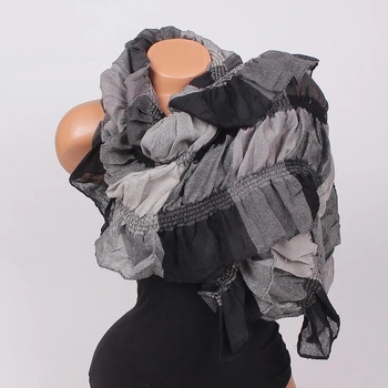 Image 1 of Дамски шал в черно и сиво на квадрати