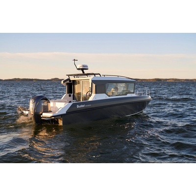 Buster MAGNUM CABIN 7,58 m + YAMAHA F300 XSBB